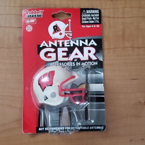 NWT Riddell Wisconsin Badgers Antenna Gear Football Helmet - Picture 1 of 6